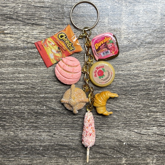 🥐🌽Mexican Snacks, Pan Dulce and Candy Handmade Keychain🌽🥐 - Picture 1 of 2